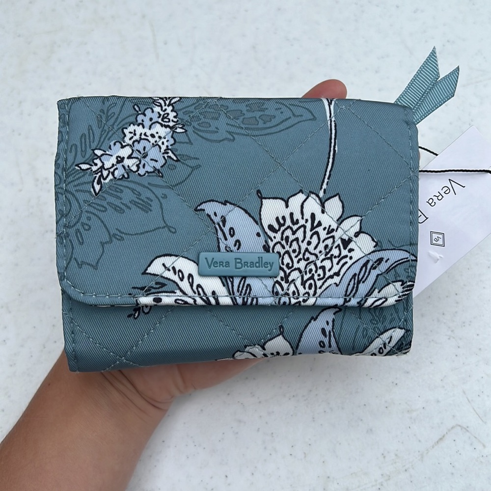 Vera Bradley Wallet!!🤩